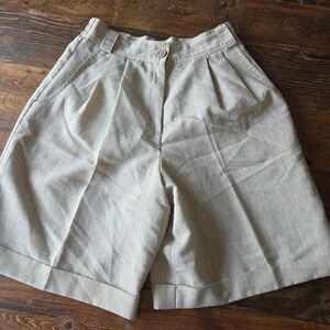 Suburbans Women's Shorts Size 10‎ Beige Pleated High Waist Cuffed USA vintage